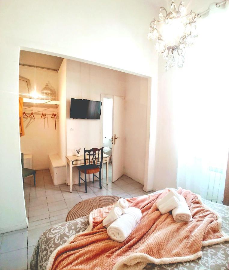 Acomodação com café da manhã  B&B Next Stop Roma